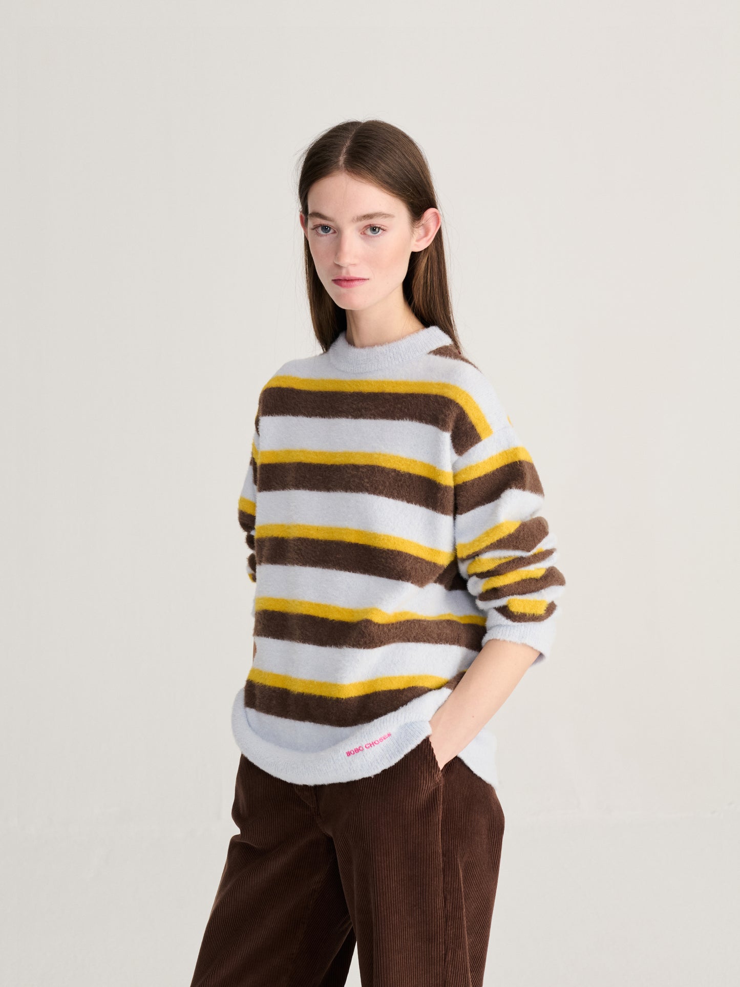 Gestreifter Pullover aus flauschigem Wollmix mit Garn